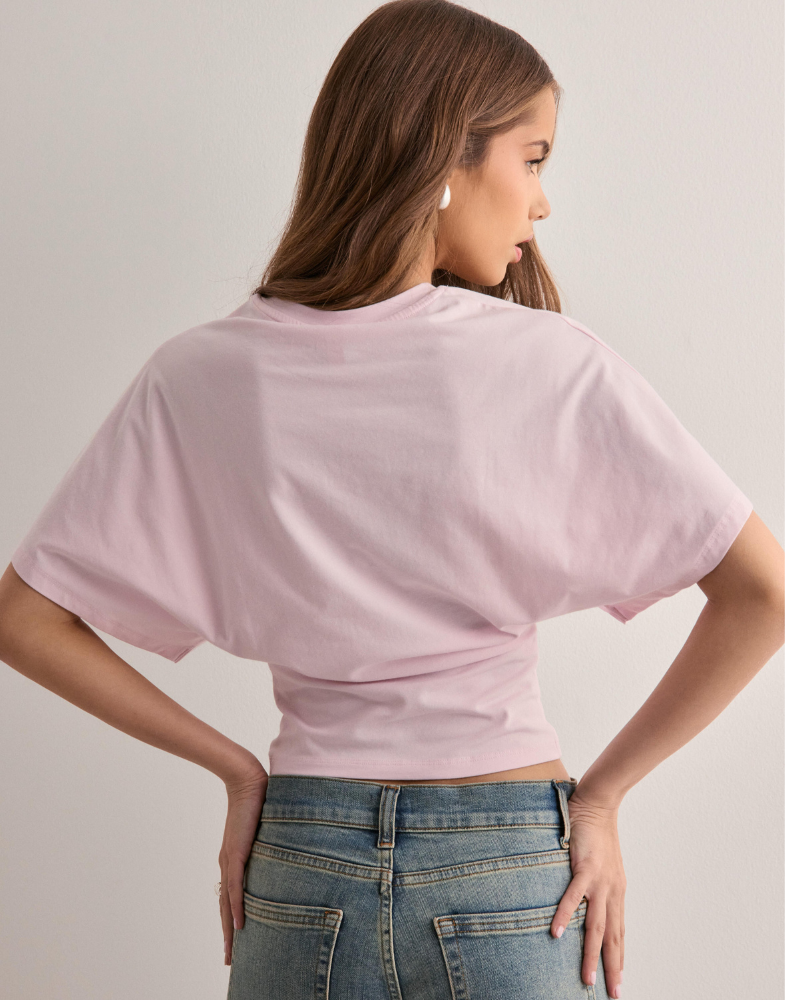 Cirella – Taliowany krój – Krótki t-shirt-15216284926277-Róża Kwiatowa