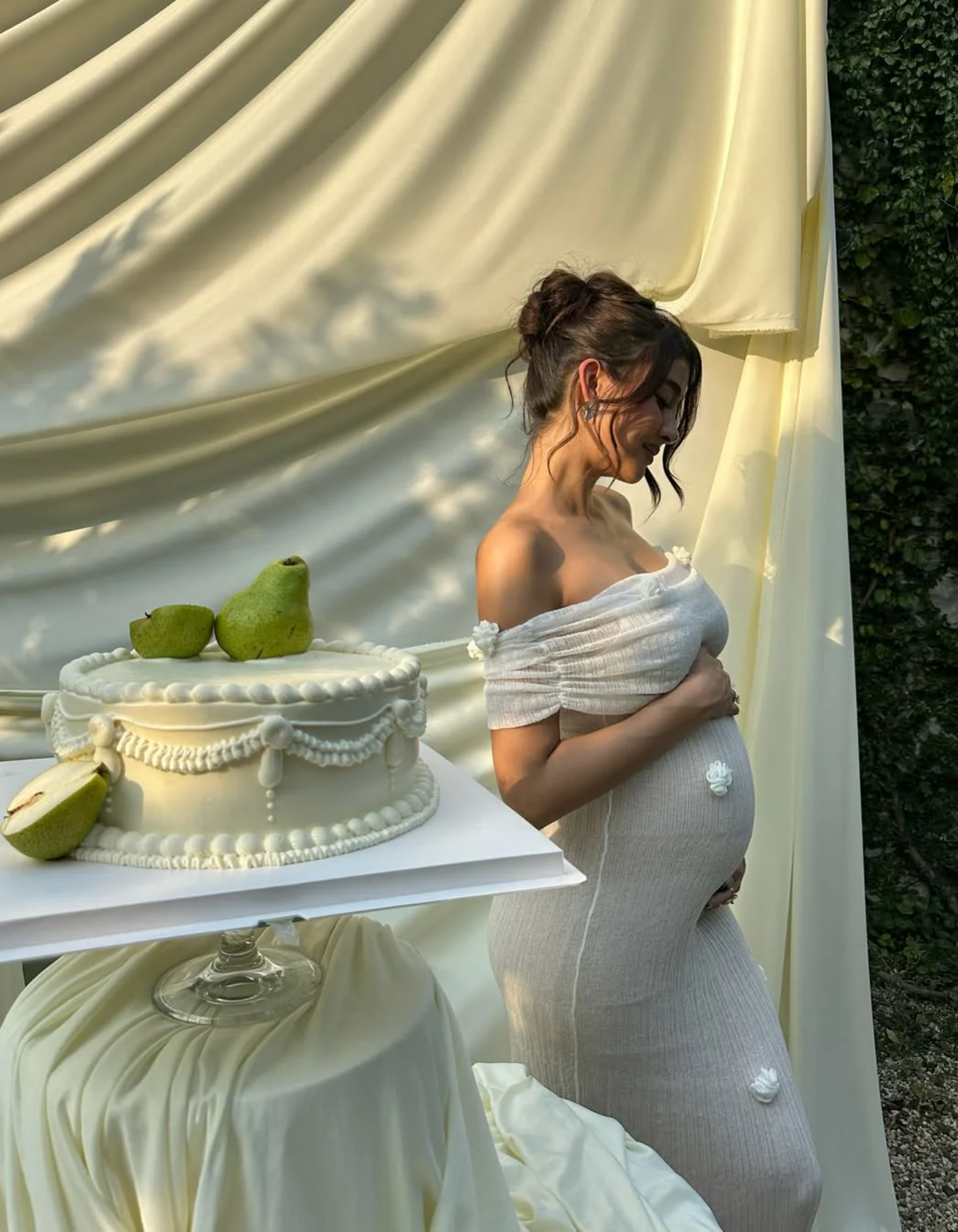 Aura – Kwiatowy detal – Suknia ciążowa off-the-shoulder-15216404332869-Róża Kwiatowa