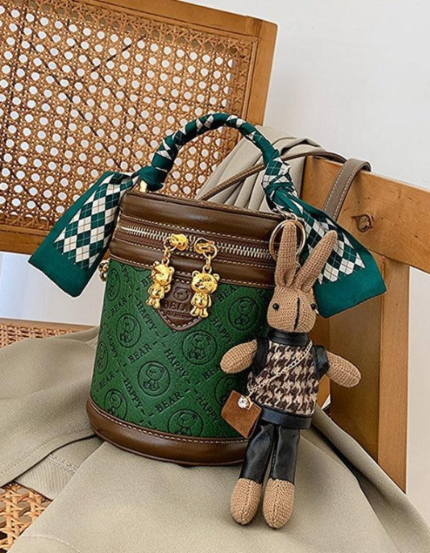 Belloretta – Detal z monogramem w kształcie króliczka – Torba na ramię-15216455123269-Róża Kwiatowa