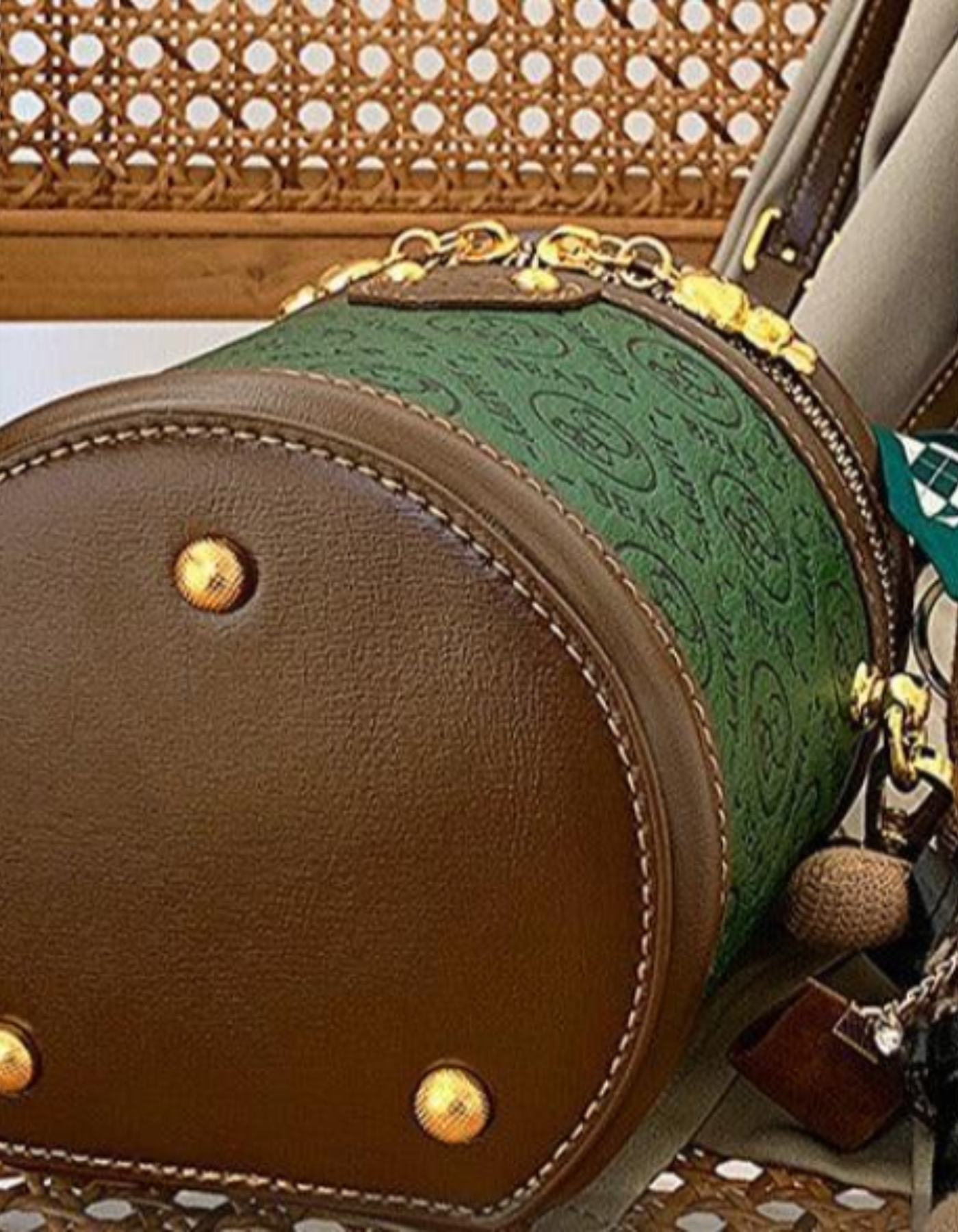 Belloretta – Detal z monogramem w kształcie króliczka – Torba na ramię-15216455123269-Róża Kwiatowa