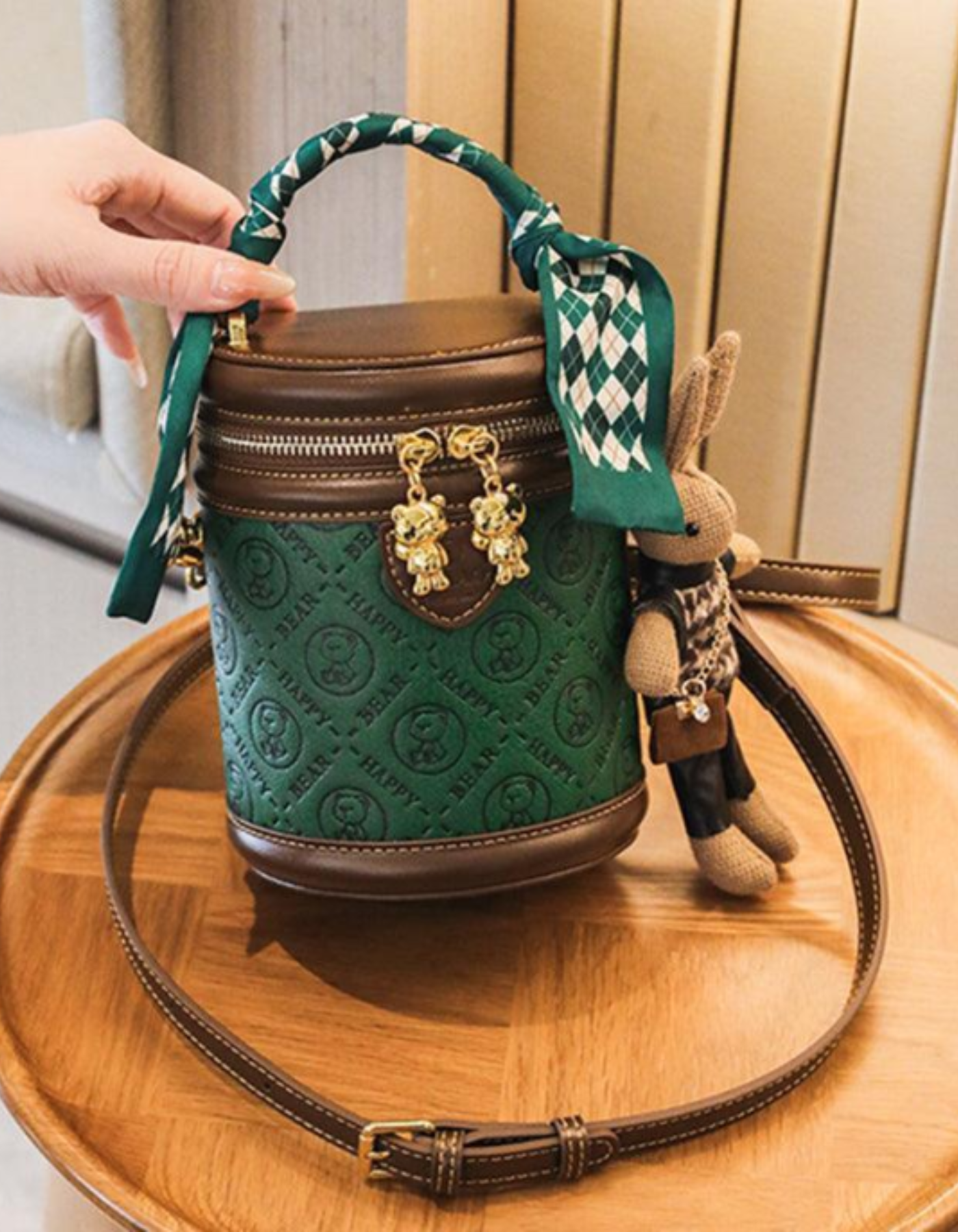 Belloretta – Detal z monogramem w kształcie króliczka – Torba na ramię-15216455123269-Róża Kwiatowa