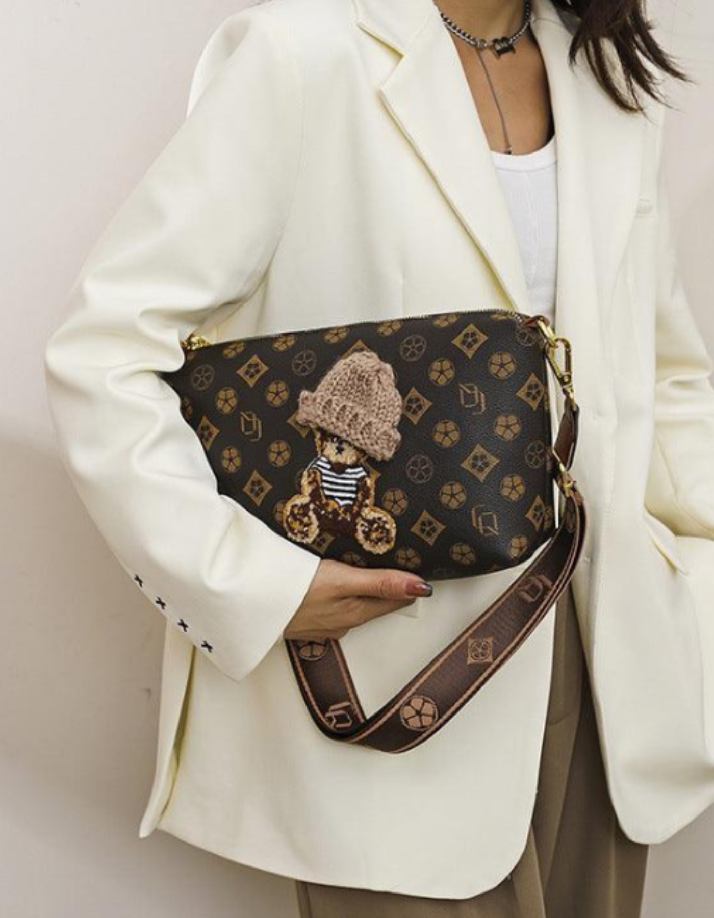 Berenza – Dzianinowy akcent w kształcie misia – Torba crossbody-15216455647557-Róża Kwiatowa