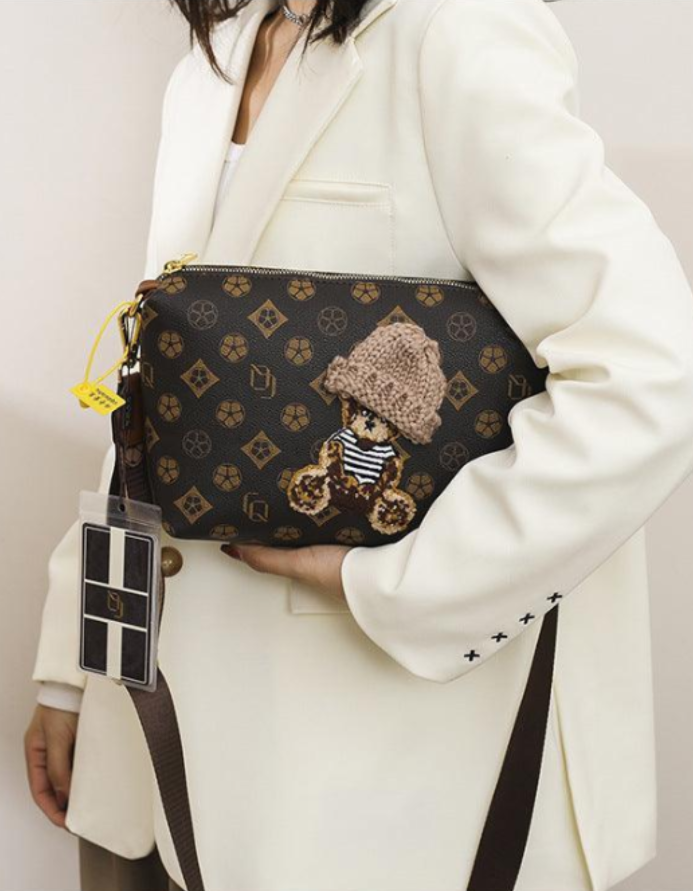 Berenza – Dzianinowy akcent w kształcie misia – Torba crossbody-15216455647557-Róża Kwiatowa