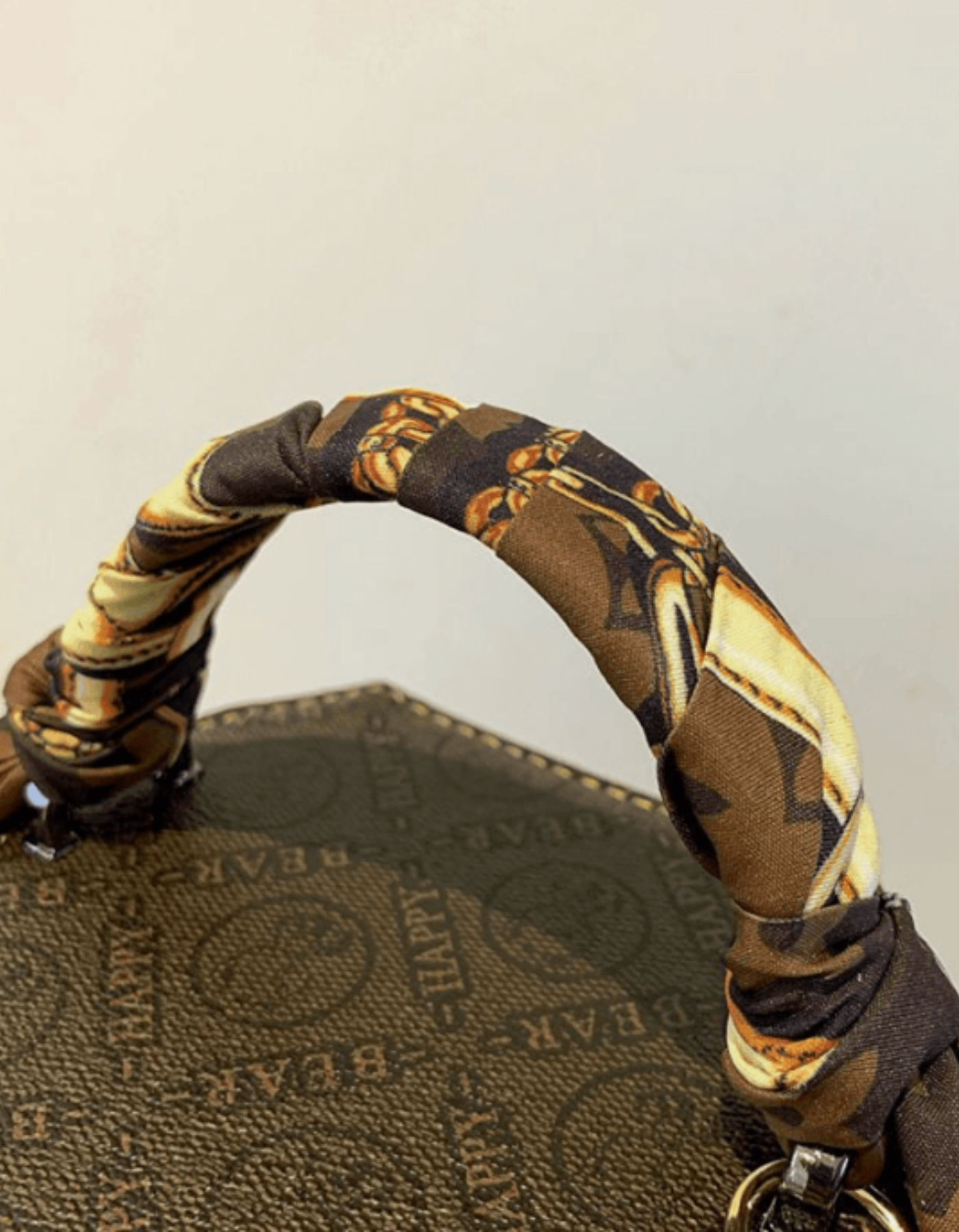 Capucinetta – Detal z monogramem w kształcie króliczka – Torba na ramię-15216453747013-Róża Kwiatowa