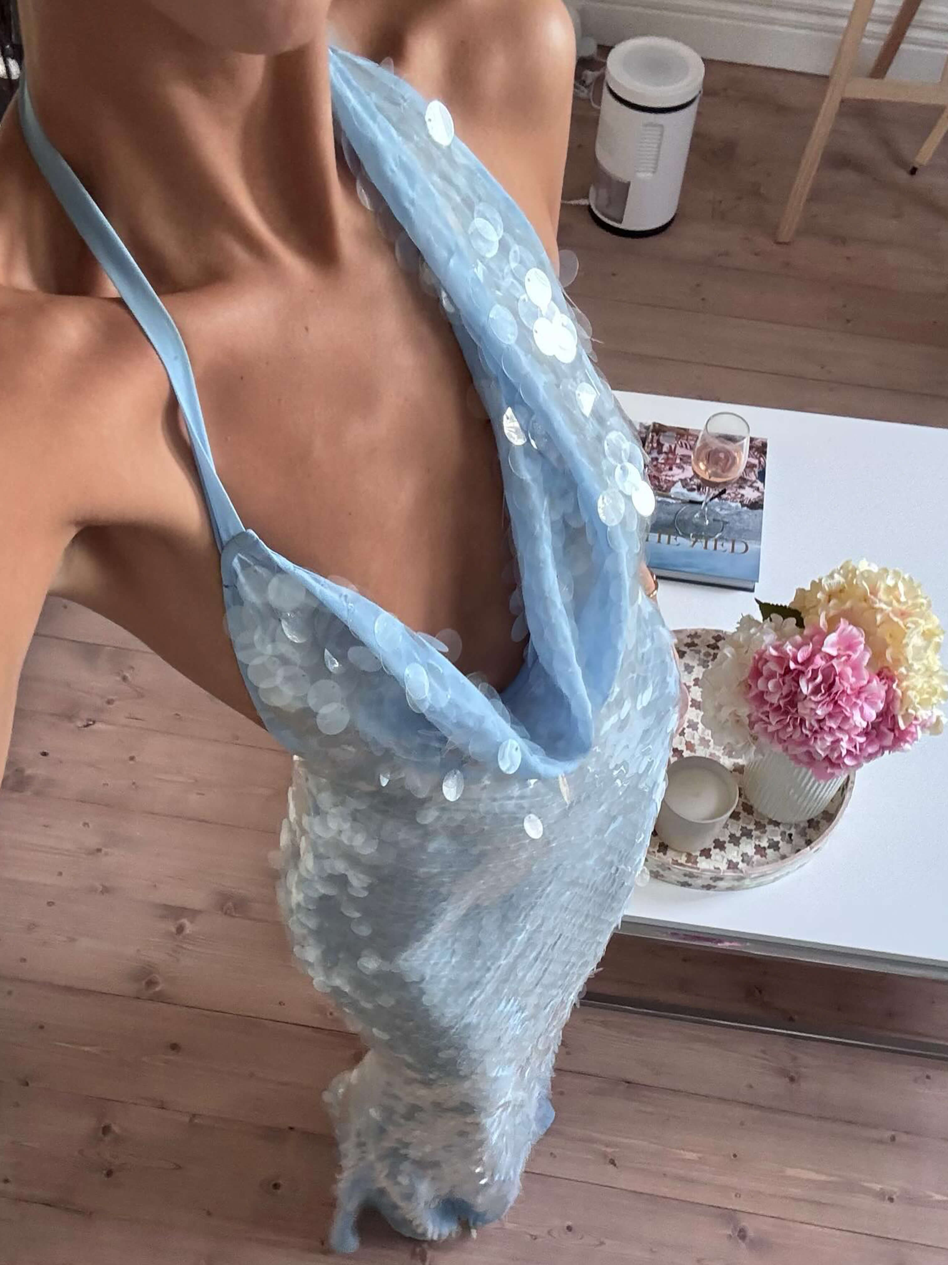 Celvarine – Iridyscentny sekwinowy drapowany detal – Sukienka maxi na halter-15216294494533-Róża Kwiatowa