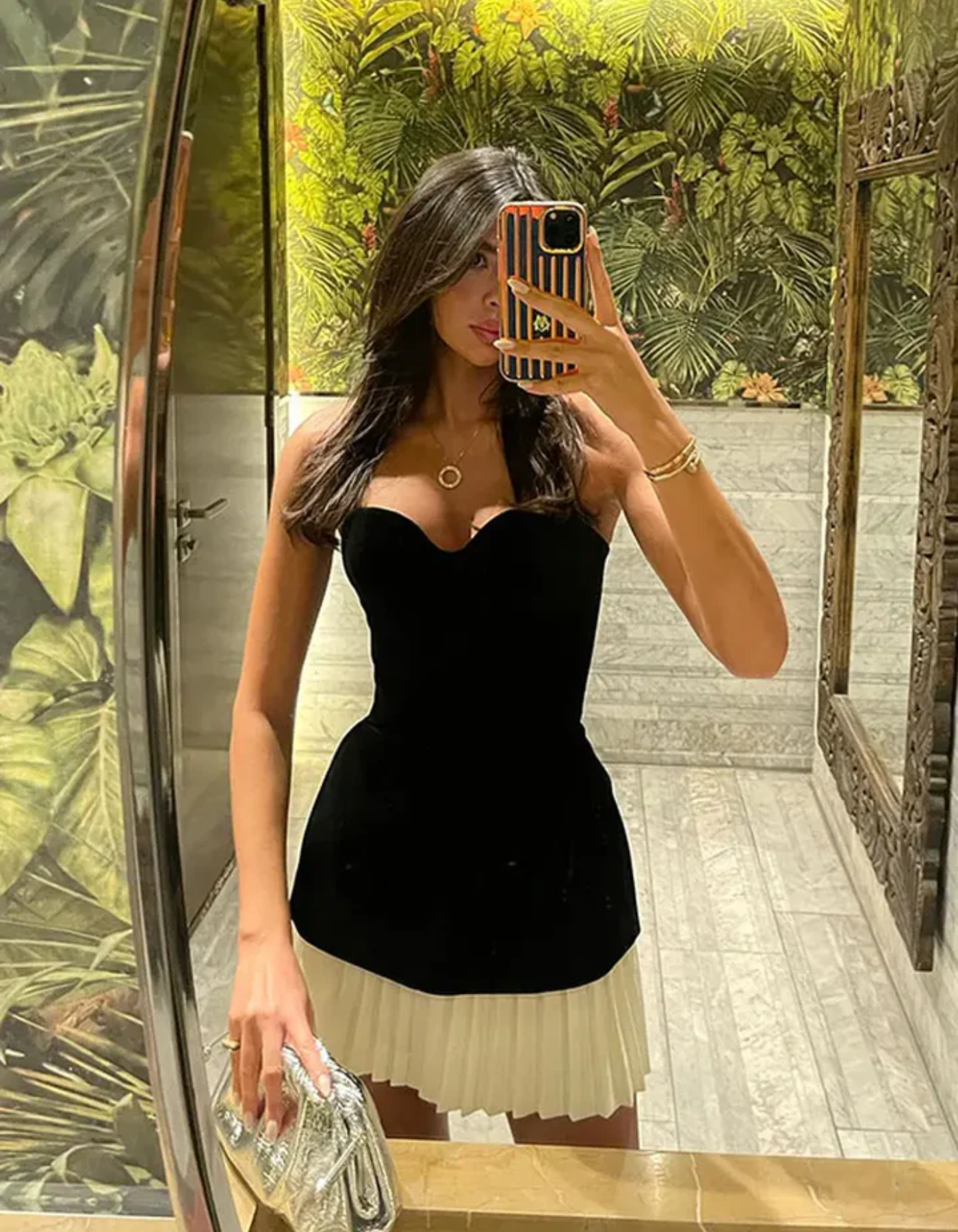 Emilie – Sukienka mini z kontrastową plisowaną spódnicą – Sukienka mini-15216302162245-Róża Kwiatowa