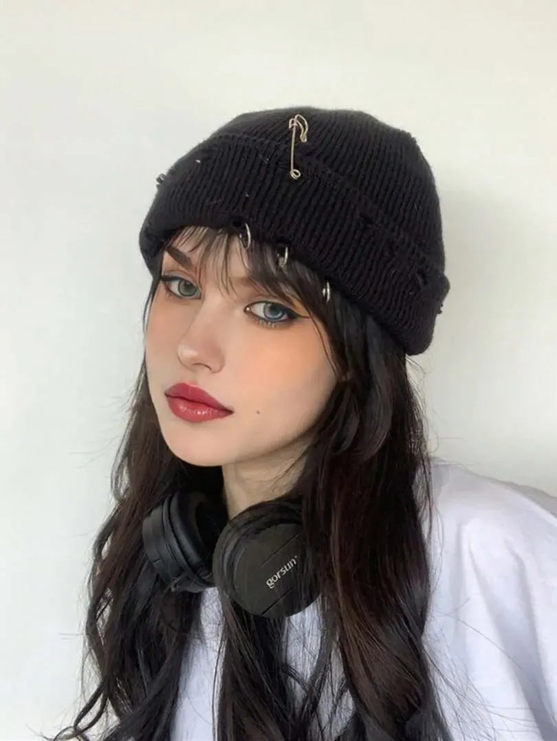 Evaris – Dekoracyjna przypinka – Czapka beanie-15216236200261-Róża Kwiatowa