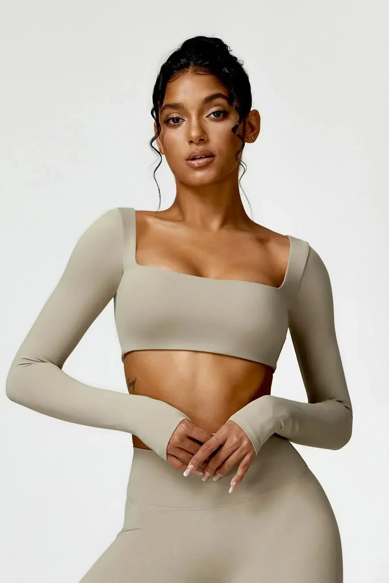 Niamh – Dekolt w kształcie litery U – Krótki top fitness z długim rękawem-15216370155845-Róża Kwiatowa